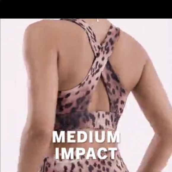 Fabletics spotted twist front sports bra, small - Picture 5 of 9